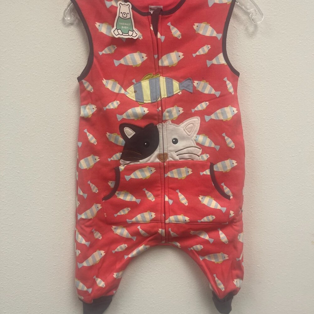 VAENAIT BABY INFANT ONZIE  CAT FISH RED - NEW